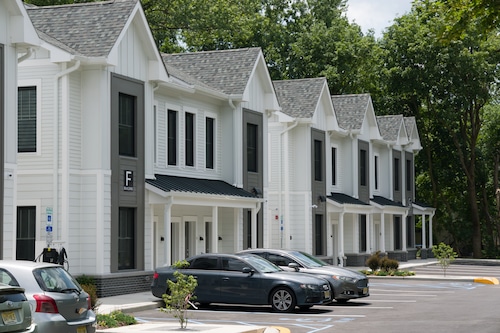 18 Community Place in Madison, NJ